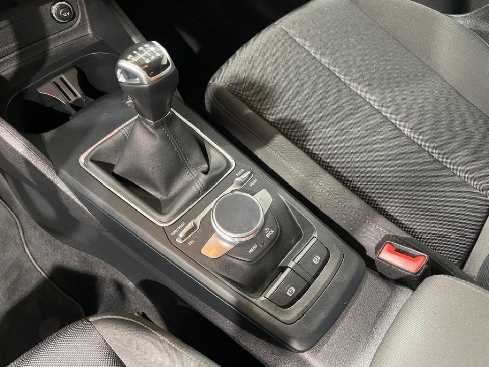 Audi Q2 Advanced 30 TDI 85 kW (116 CV)