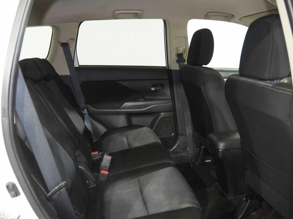 Mitsubishi Outlander 220DI-D Motion 2WD 5pl.