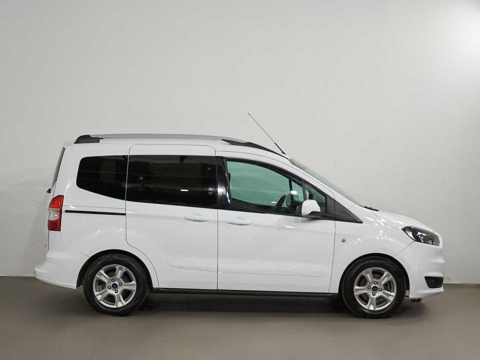 Ford Tourneo Courier 1.5TDCi Titanium 95
