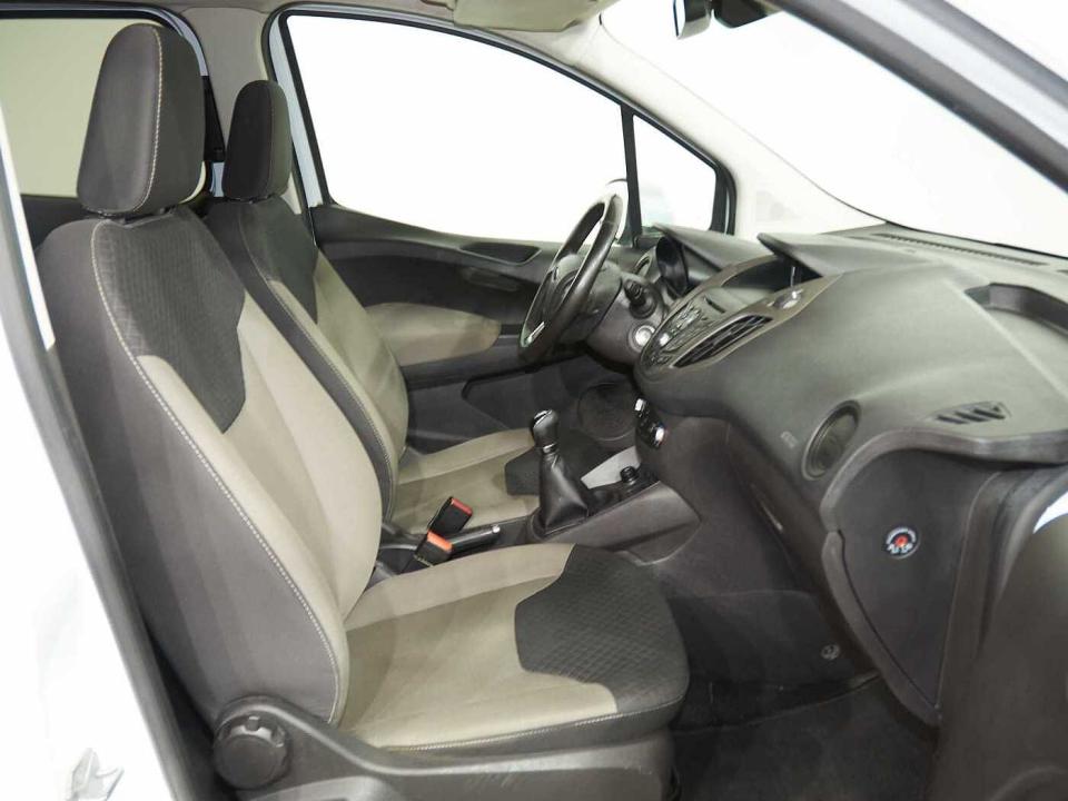 Ford Tourneo Courier 1.5TDCi Titanium 95