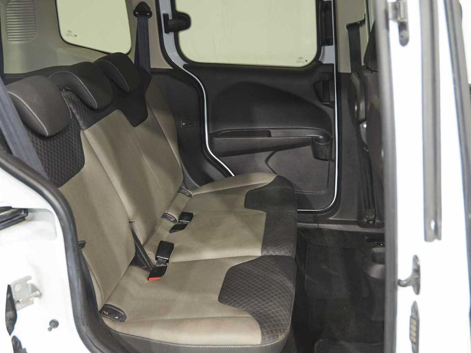 Ford Tourneo Courier 1.5TDCi Titanium 95