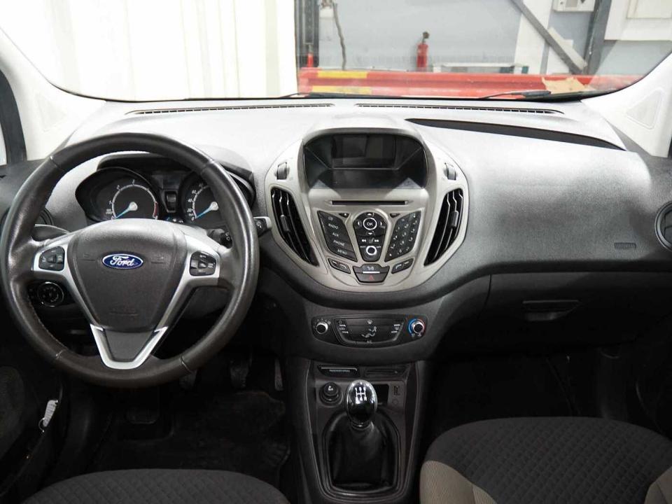 Ford Tourneo Courier 1.5TDCi Titanium 95