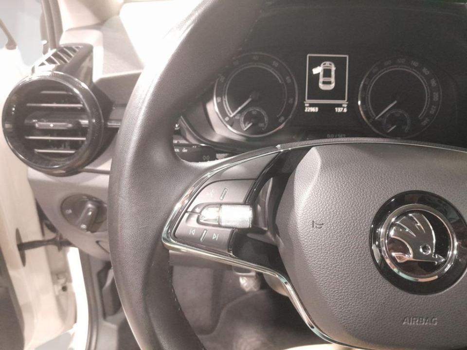 imagen swiper vehículo 18