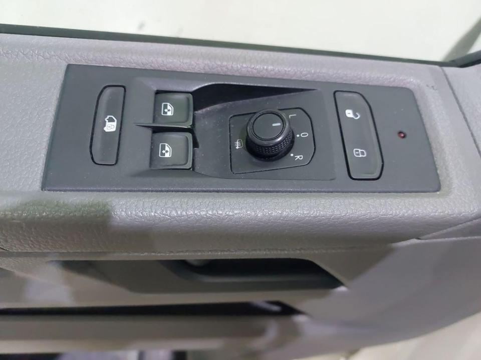 imagen swiper vehículo 13