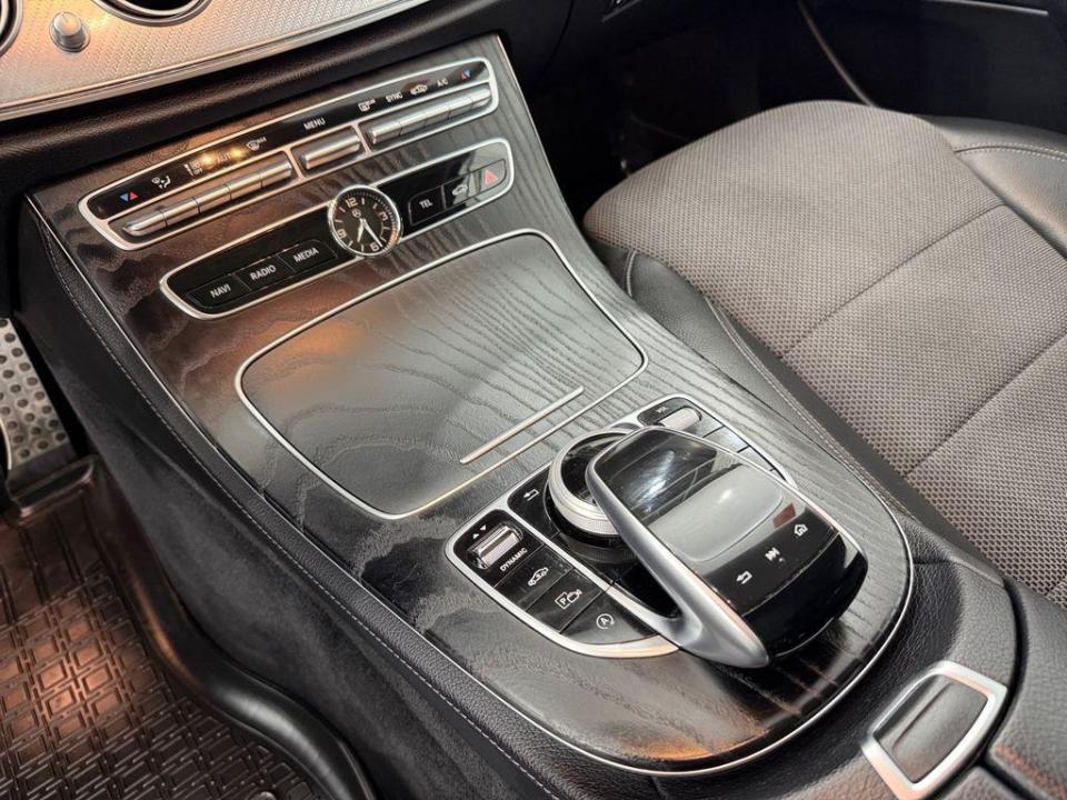 imagen swiper vehículo 18