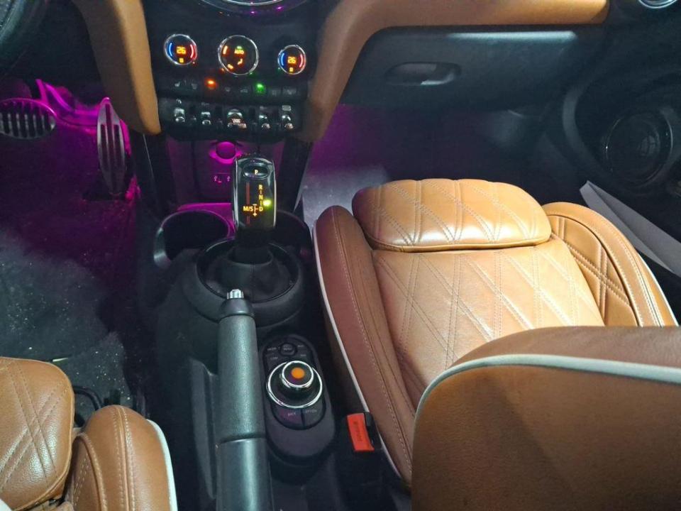 imagen swiper vehículo 13