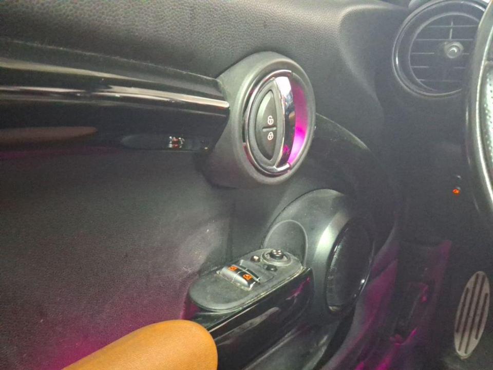 imagen swiper vehículo 15