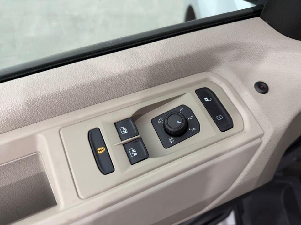 imagen swiper vehículo 12