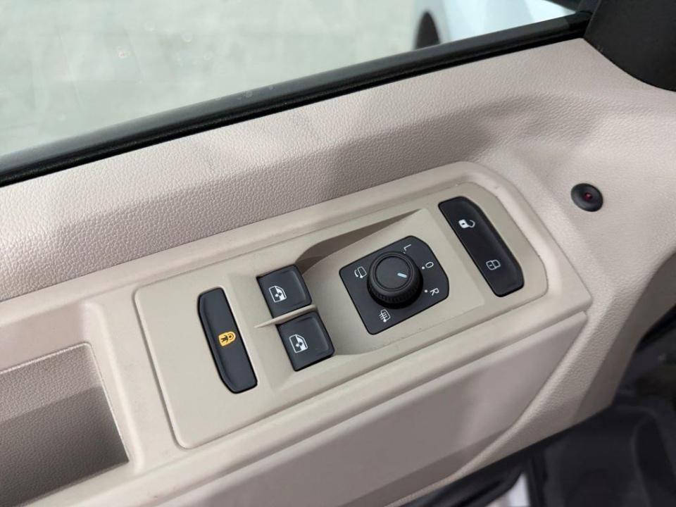 imagen swiper vehículo 12