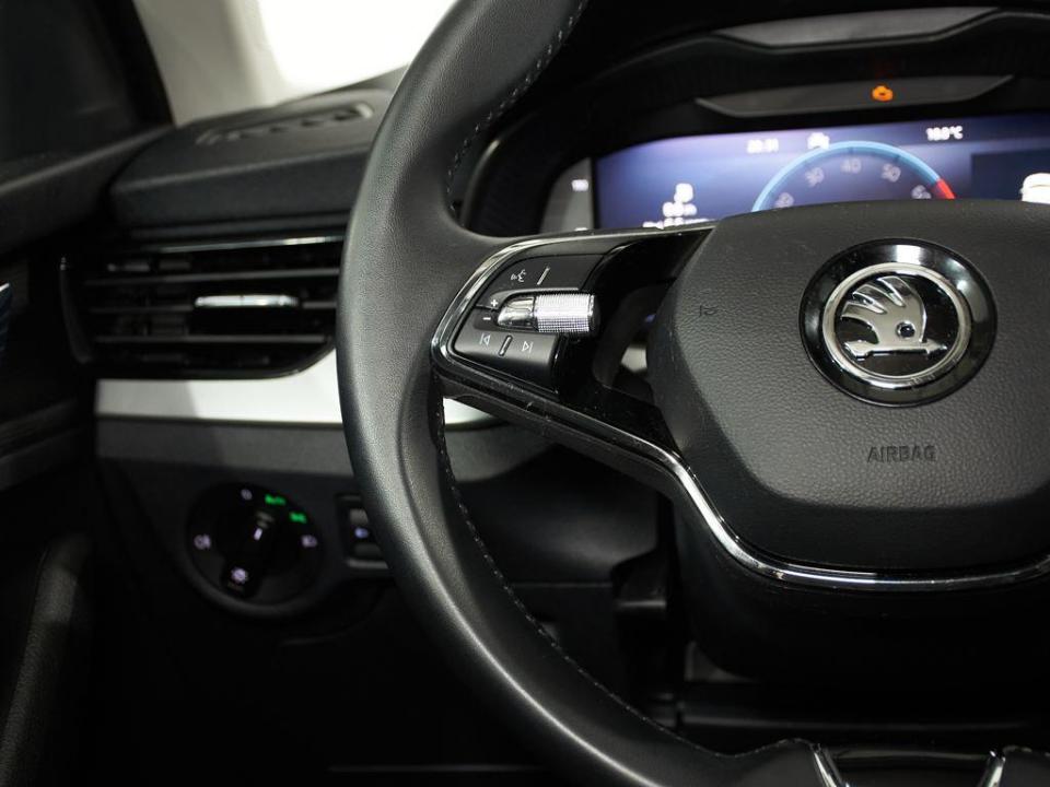 imagen swiper vehículo 9