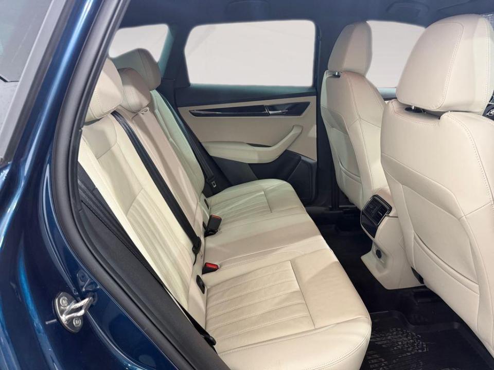 imagen swiper vehículo 6