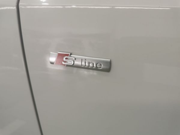 Audi A4 S line 30 TDI 100 kW (136 CV) S tronic