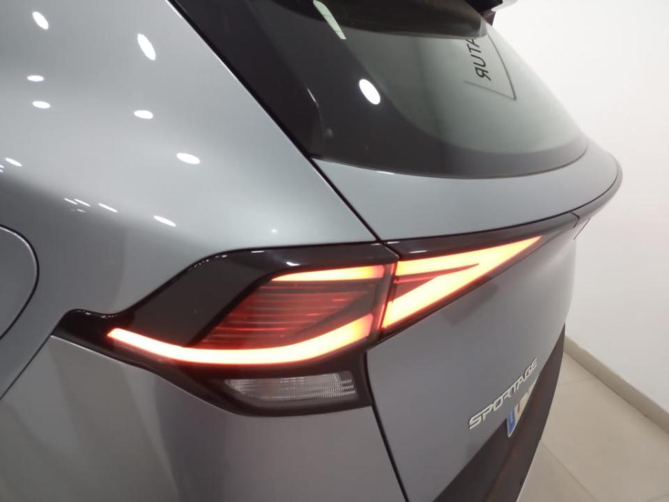 Kia Sportage 1.6 T-GDi MHEV Drive 160CV 4X2 (Pack Design)