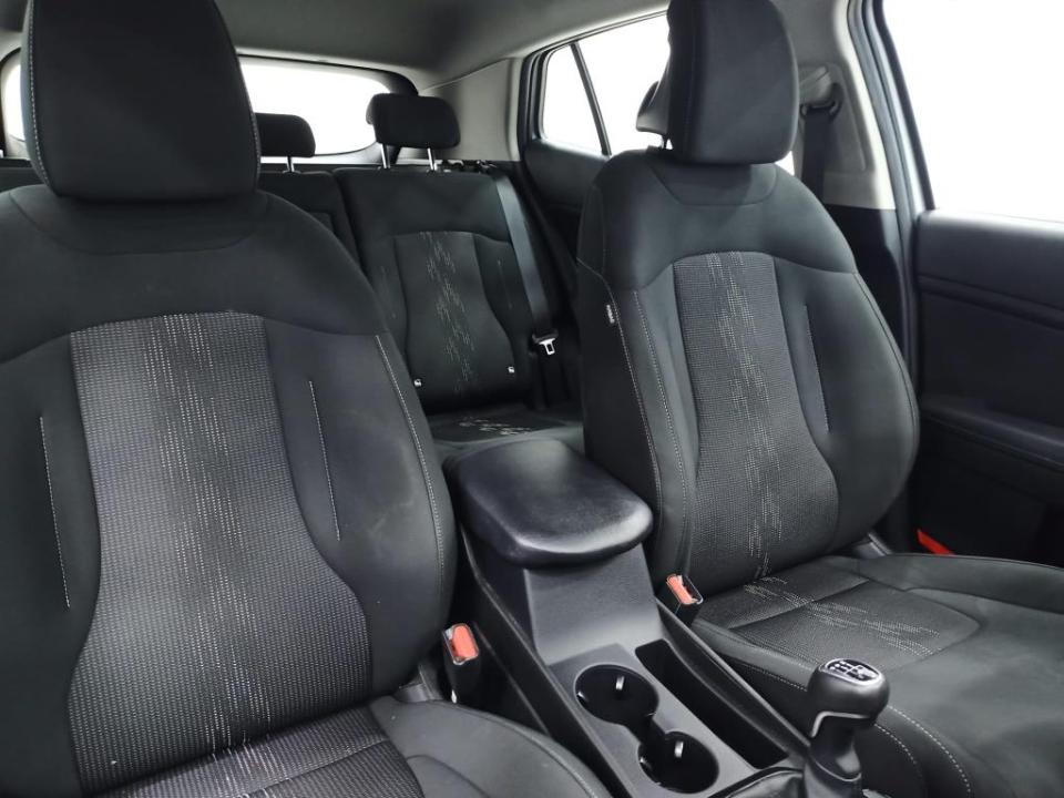 Kia Sportage 1.6 T-GDi MHEV Drive 160CV 4X2 (Pack Design)