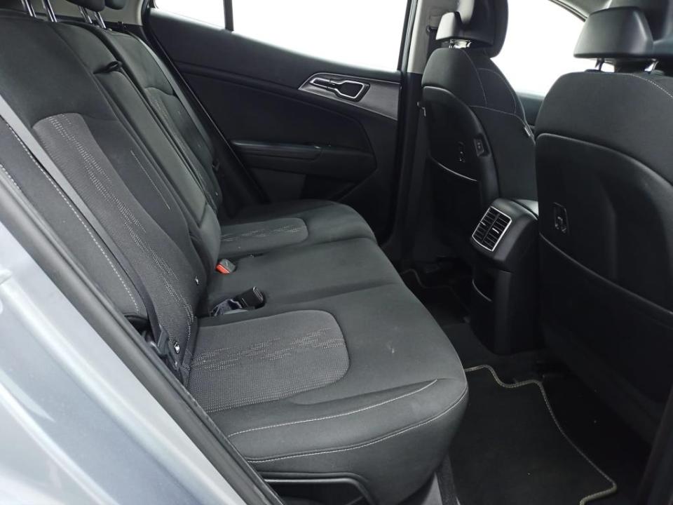 Kia Sportage 1.6 T-GDi MHEV Drive 160CV 4X2 (Pack Design)