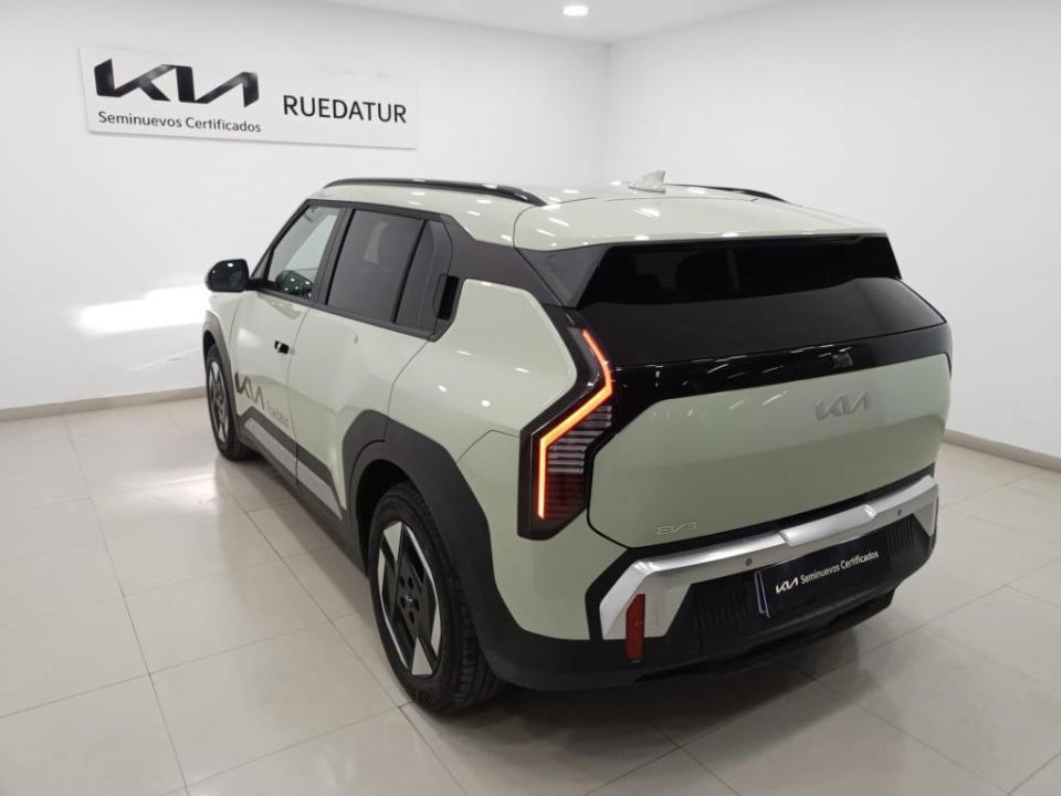 Kia EV3 Earth (Standard Range)
