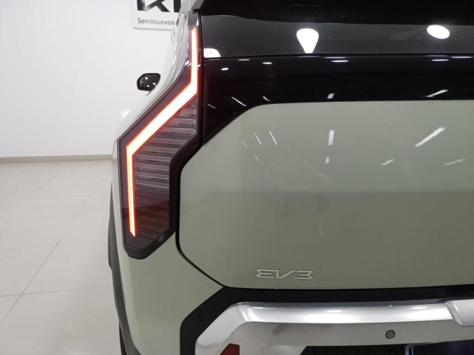 Kia EV3 Earth (Standard Range)
