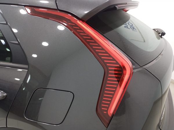 Kia Niro 1.6 GDi HEV 95kW (129CV) Concept