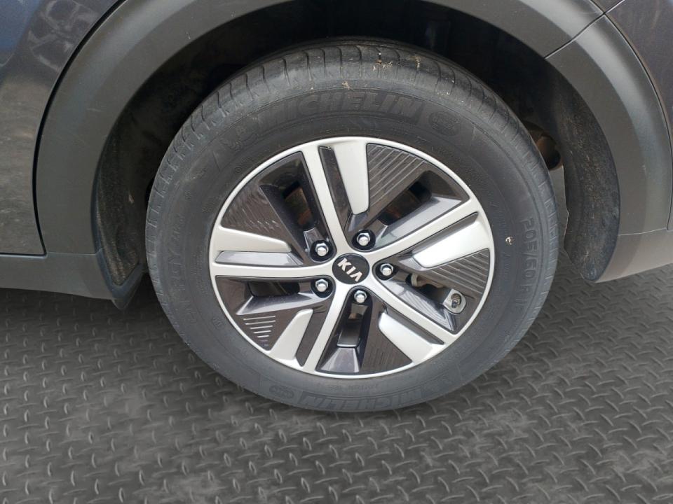 Kia Niro 1.6 GDi PHEV 104kW (141CV) Drive