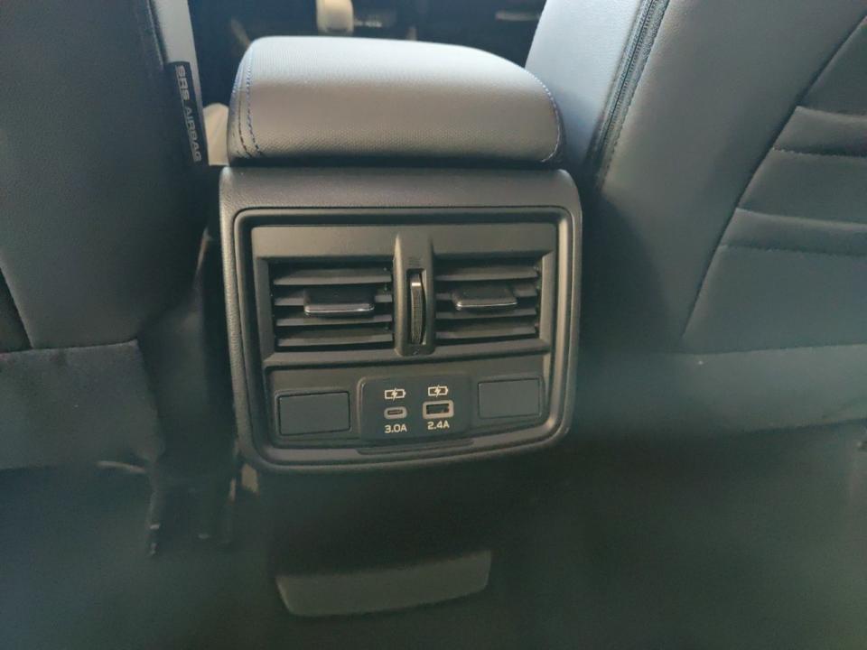 Subaru Forester 2.0i Hybrid Field