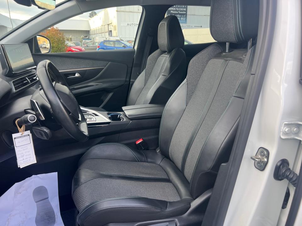 Peugeot 3008 Hybrid 225 e-EAT8 Allure