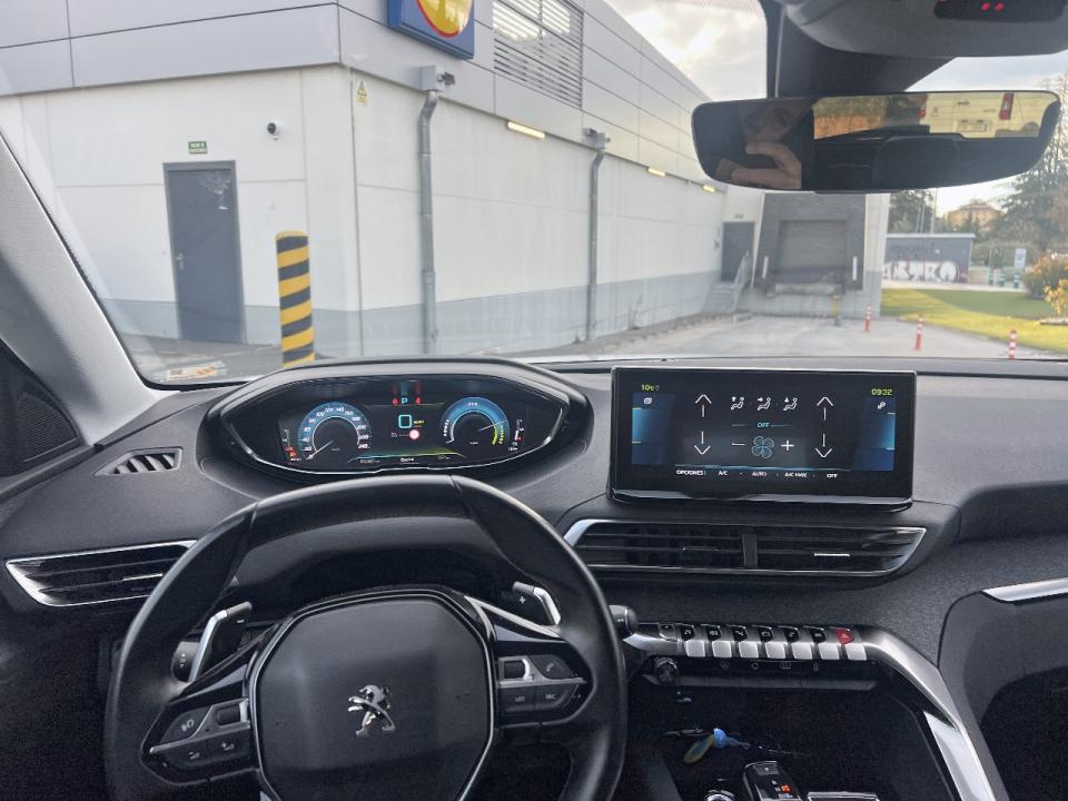 Peugeot 3008 Hybrid 225 e-EAT8 Allure