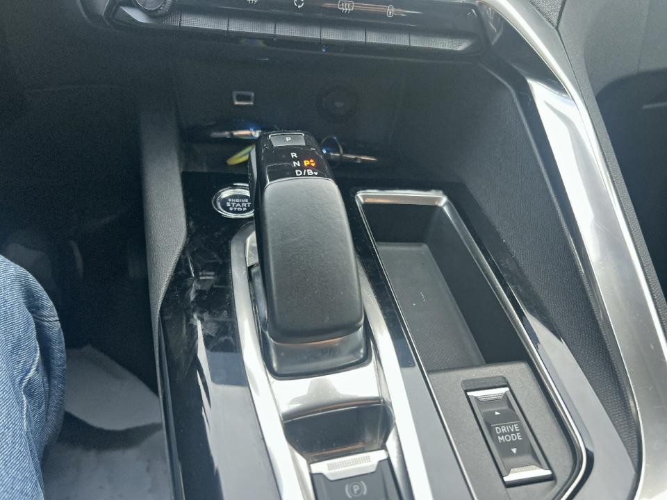 Peugeot 3008 Hybrid 225 e-EAT8 Allure