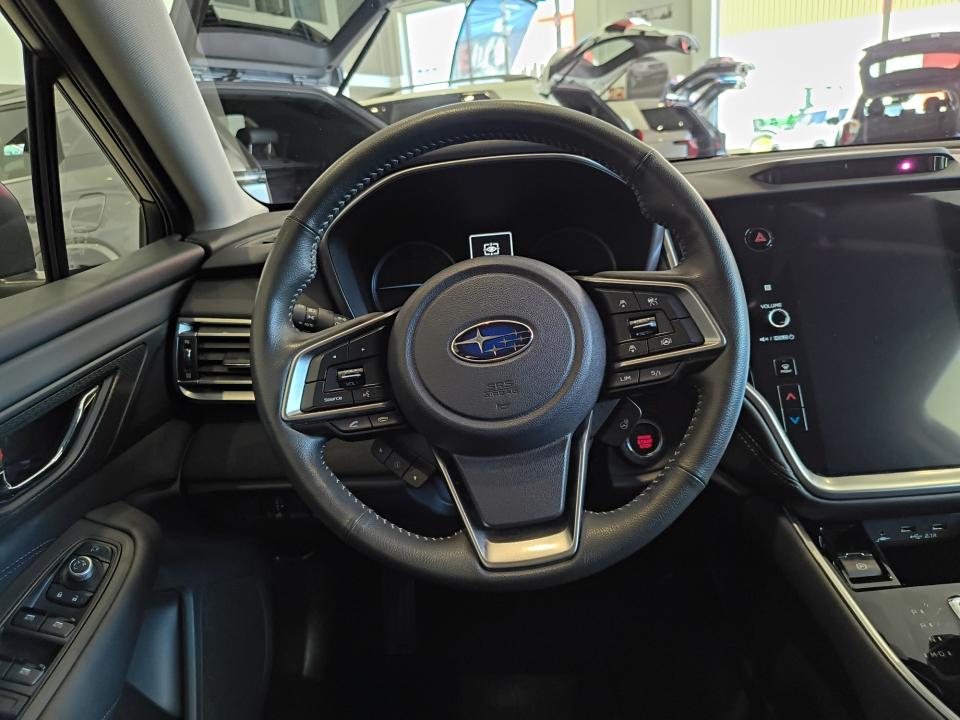 Subaru OUTBACK 2.5i Trek CVT Lineartronic AWD