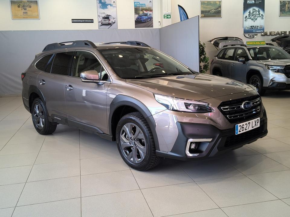 Subaru OUTBACK 2.5i Trek CVT Lineartronic AWD