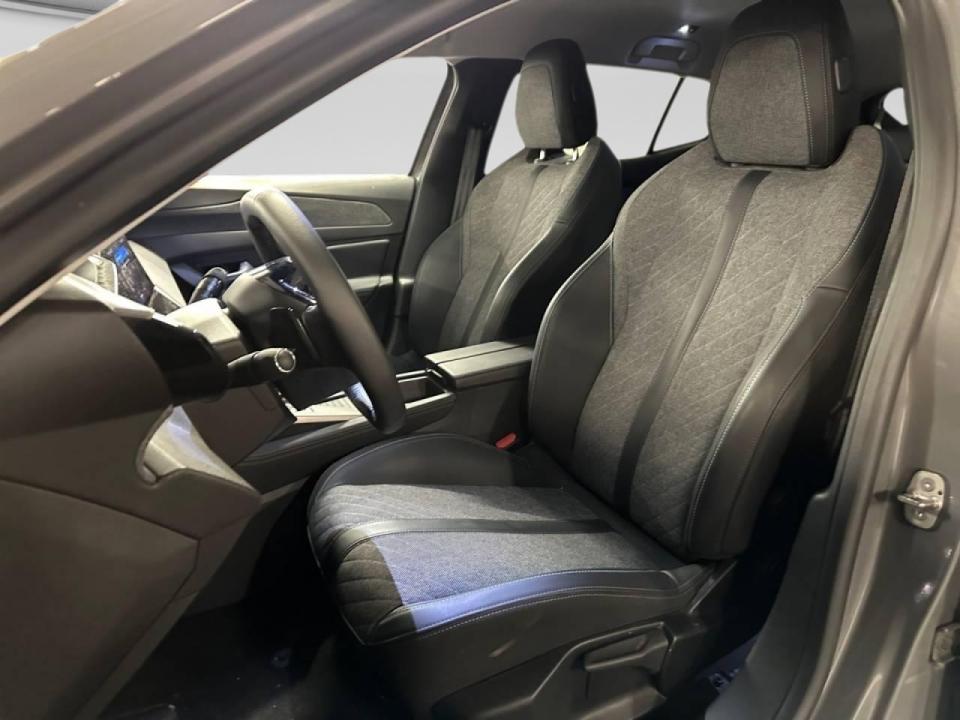 Peugeot 408 408 Allure HYBRID 136 eDCS6