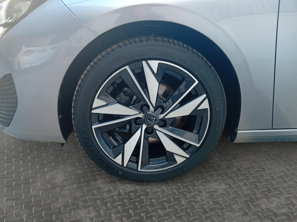 Peugeot 308 5p Allure PureTech 130 S&S