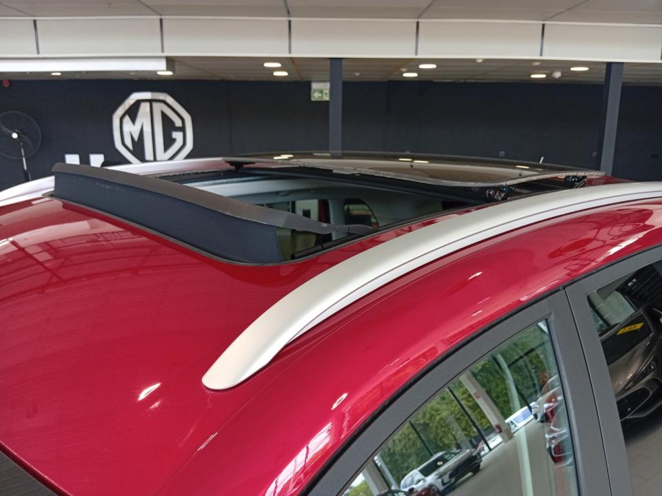 MG ZS Hybrid+ Luxury