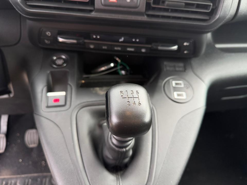 Peugeot Partner Standard 600kg BlueHDi 73kW