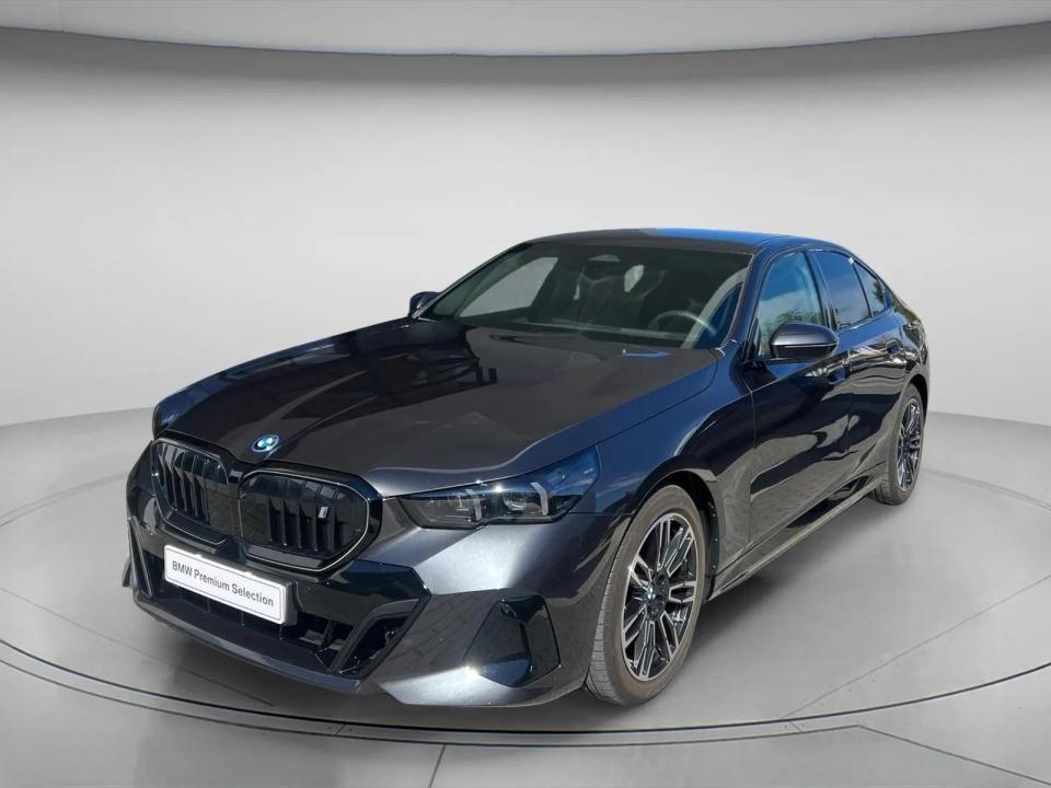 BMW i5 xDrive40