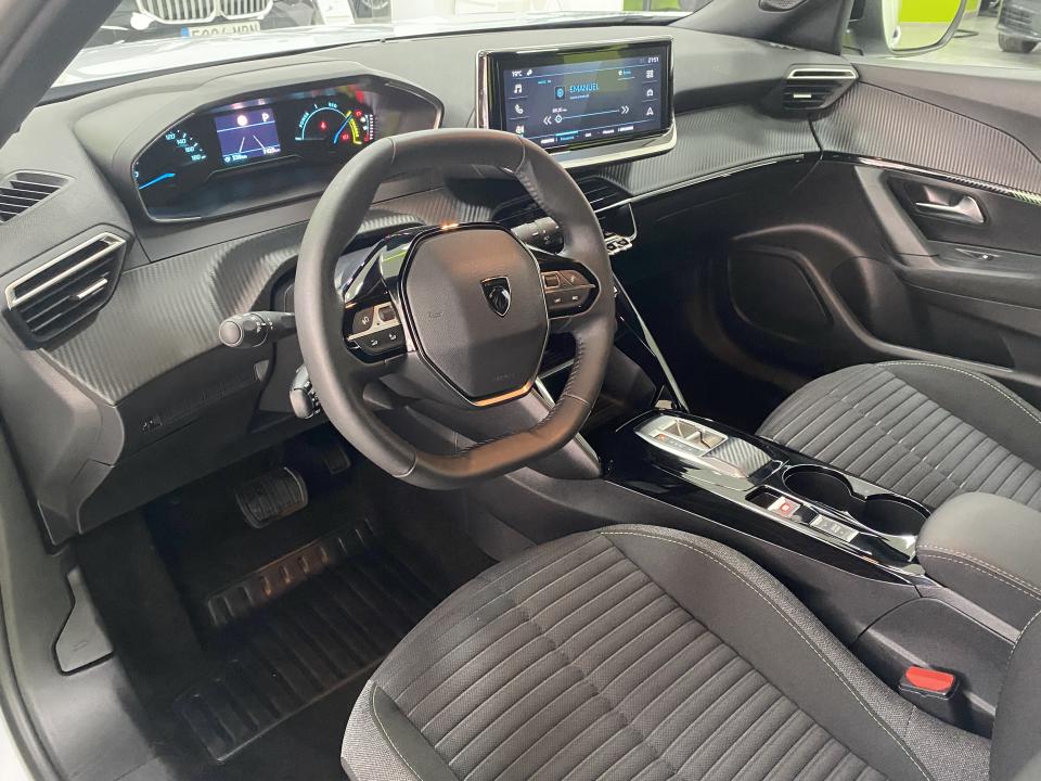 Peugeot e-2008 Active 136CV BEV