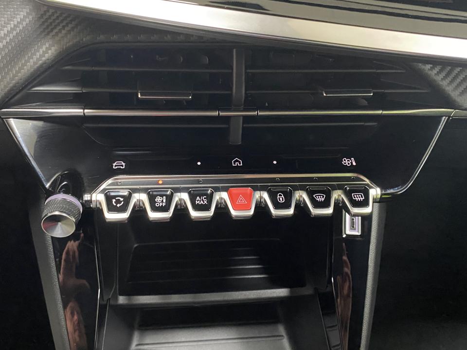 Peugeot e-2008 Active 136CV BEV