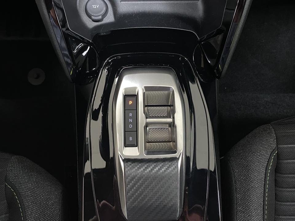 Peugeot e-2008 Active 136CV BEV