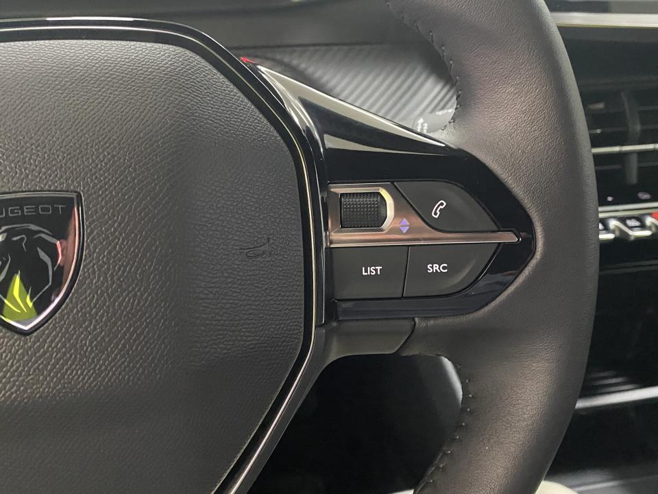 Peugeot e-2008 Active 136CV BEV