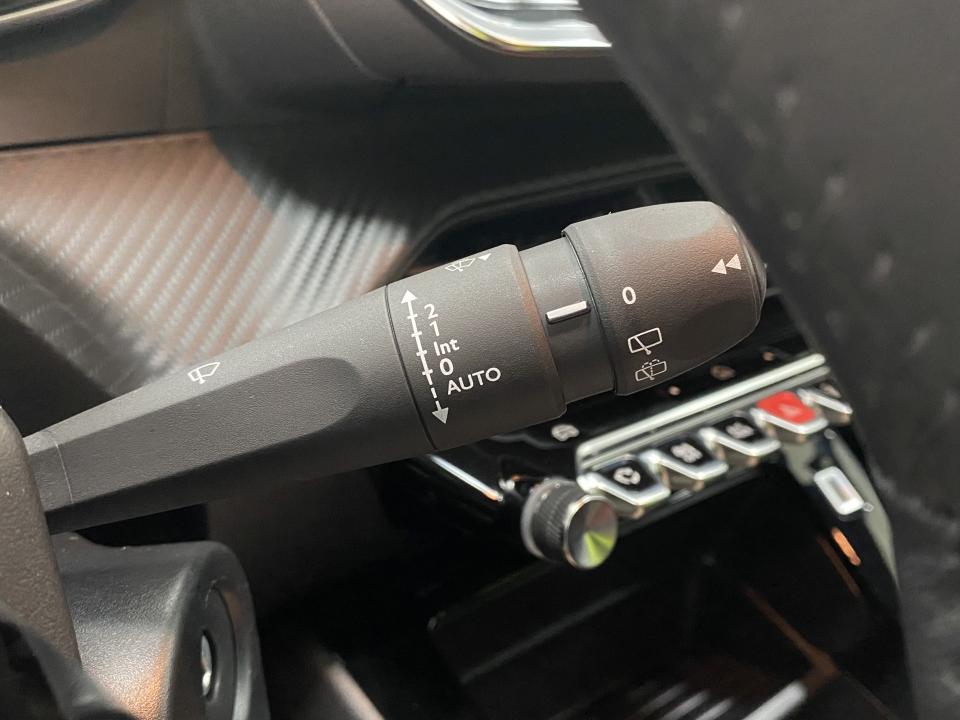Peugeot e-2008 Active 136CV BEV