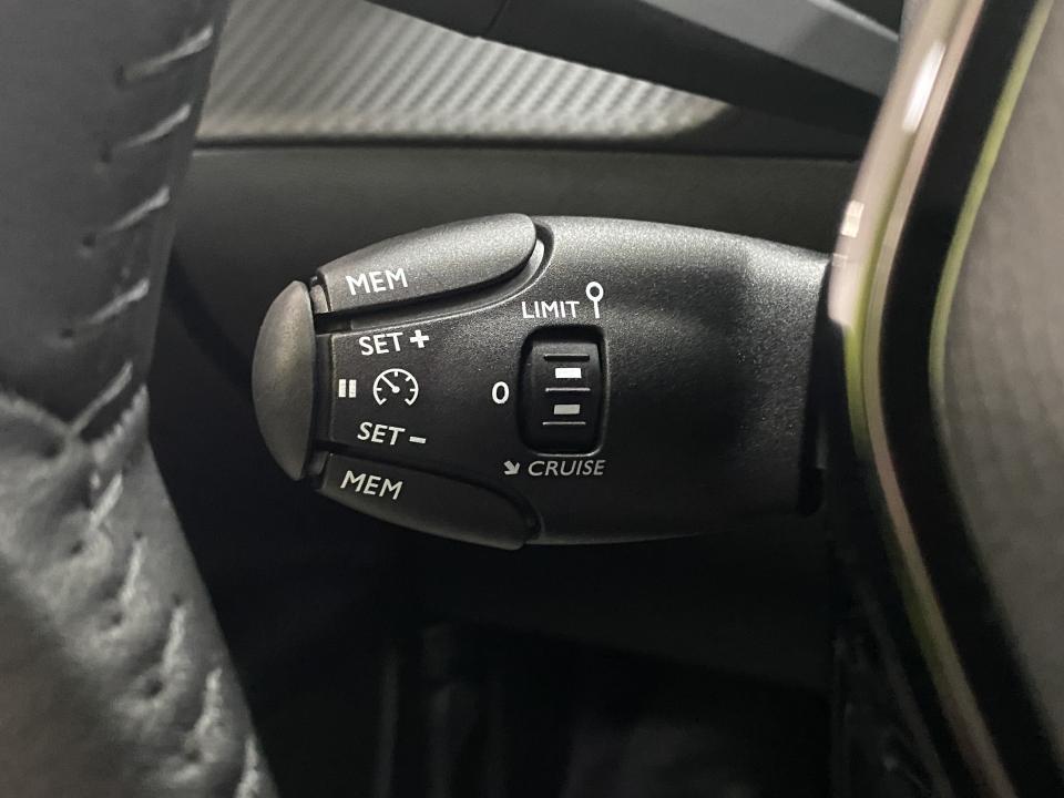 Peugeot e-2008 Active 136CV BEV