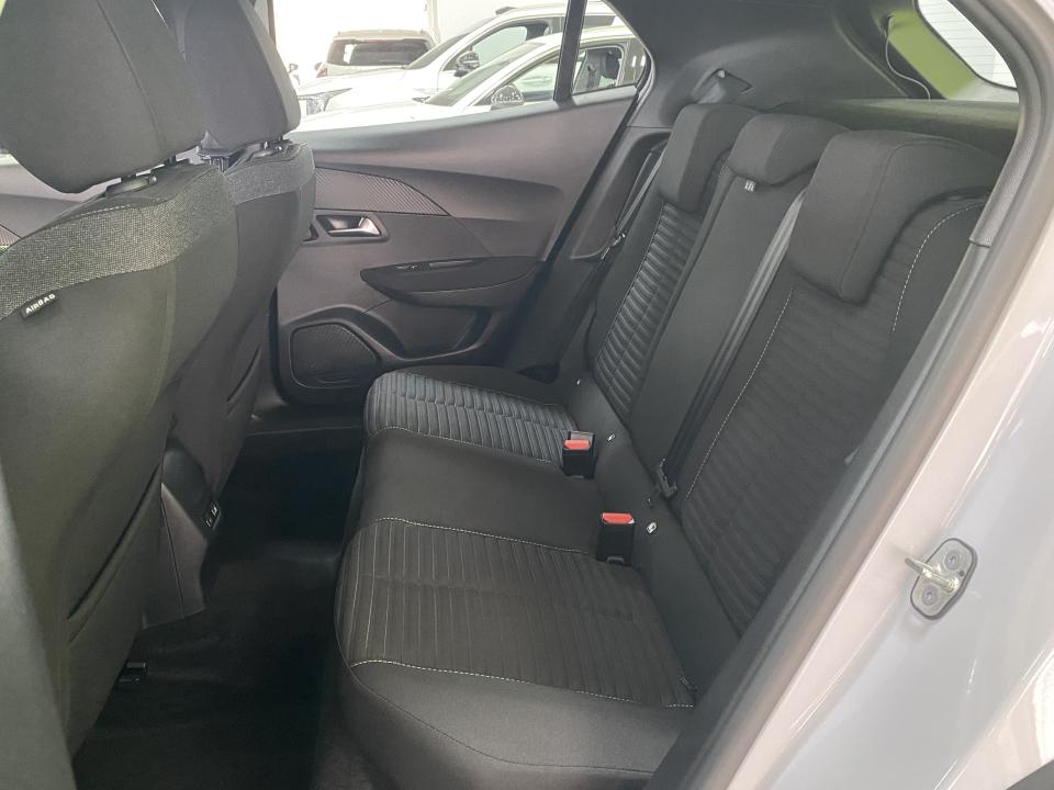Peugeot e-2008 Active 136CV BEV