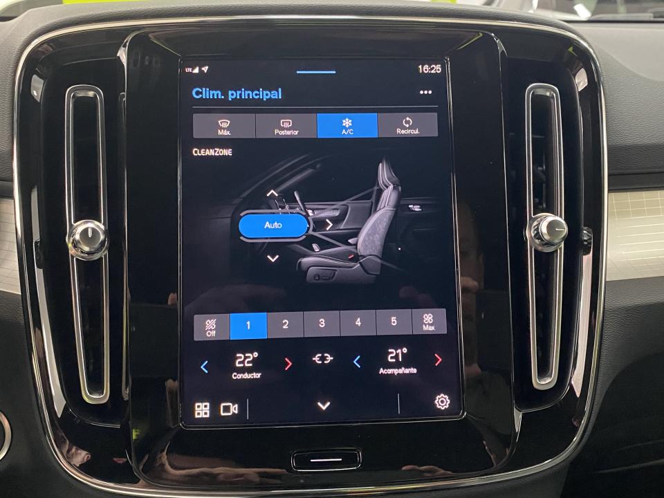 Volvo XC40 Core 2.0 B3 G 163CV Auto MHEV