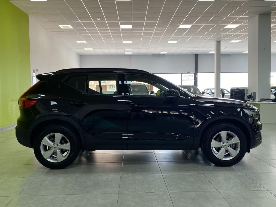 Volvo XC40 Momentum Core T2 1.5 129CV auto