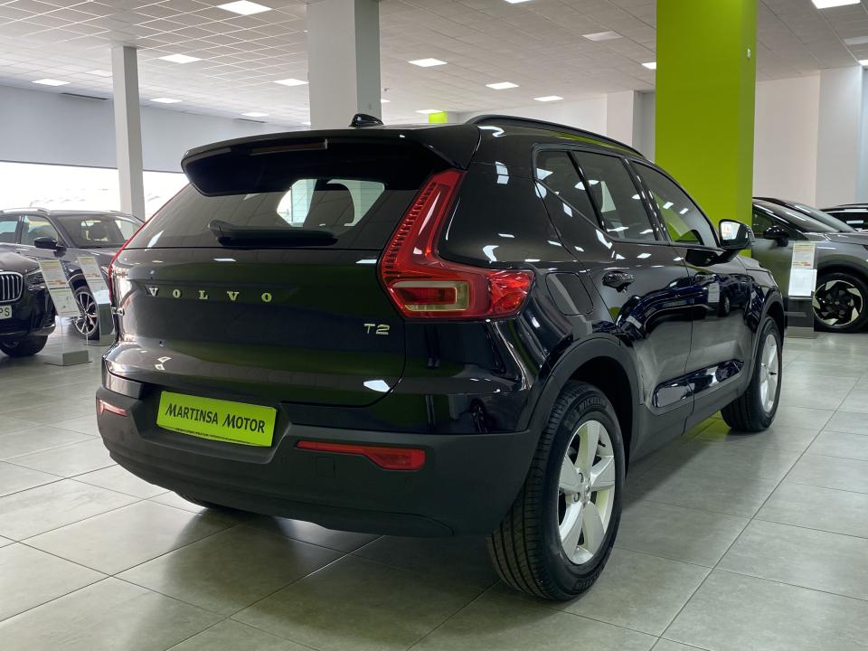 Volvo XC40 Momentum Core T2 1.5 129CV auto
