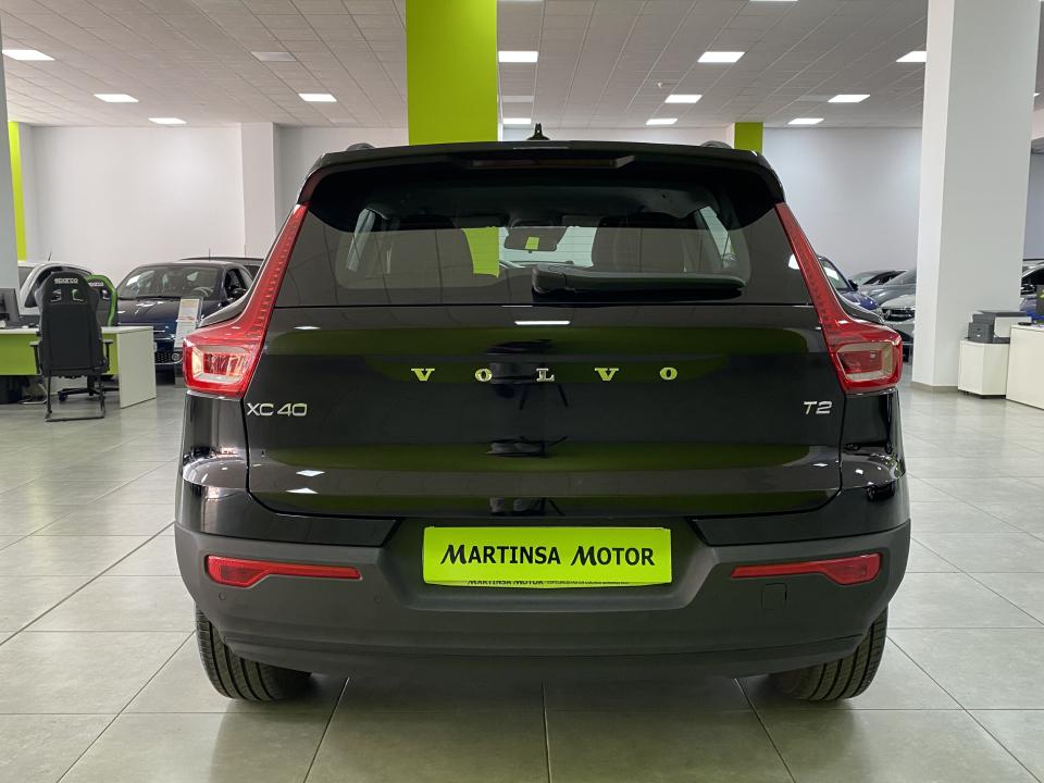 Volvo XC40 Momentum Core T2 1.5 129CV auto