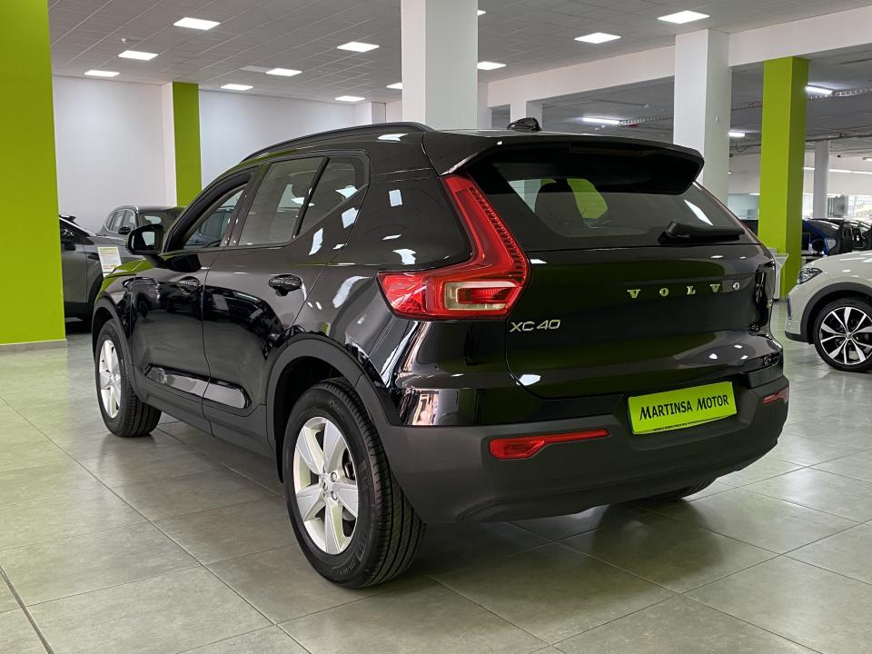 Volvo XC40 Momentum Core T2 1.5 129CV auto