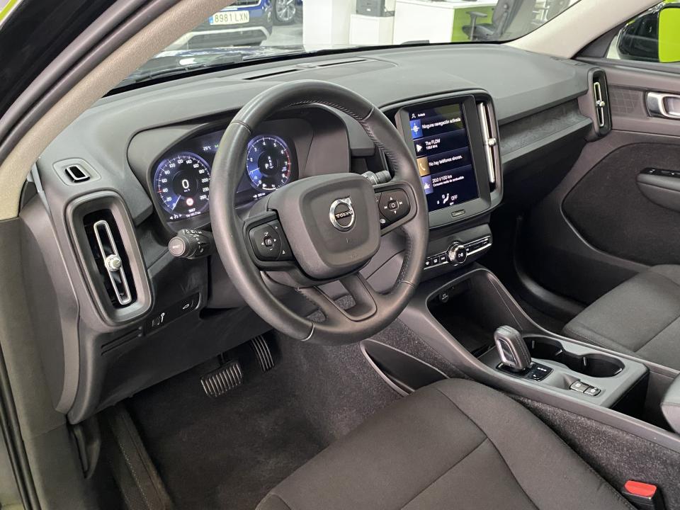 Volvo XC40 Momentum Core T2 1.5 129CV auto