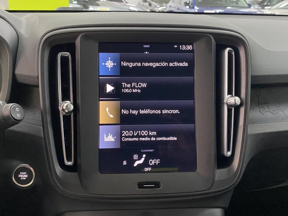 Volvo XC40 Momentum Core T2 1.5 129CV auto