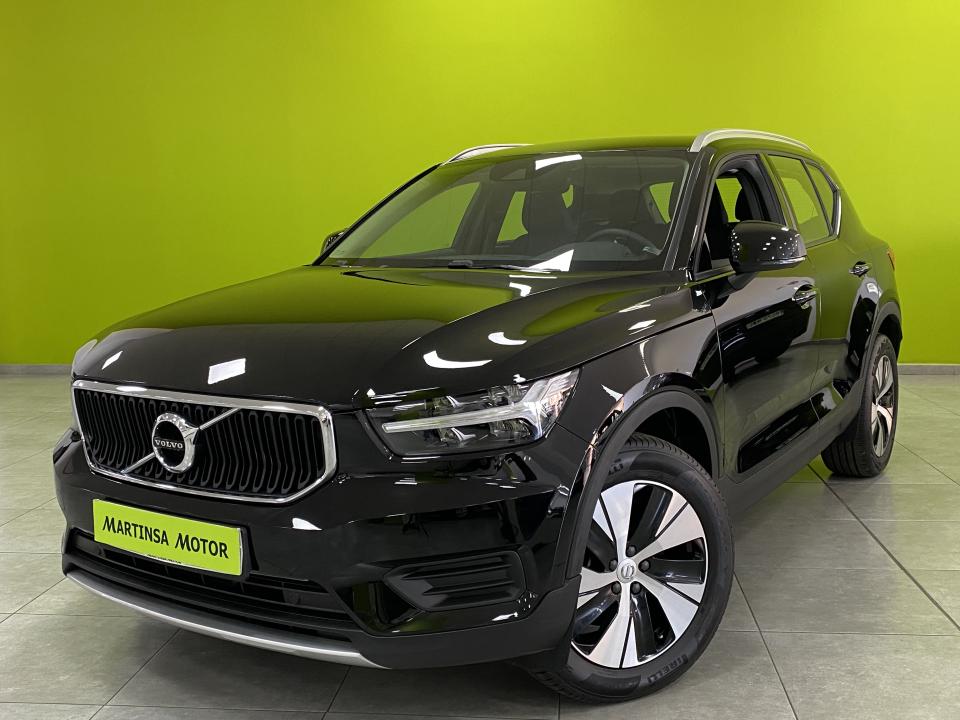 Volvo XC40 Momentum Pro B3 2.0G 163CV Auto MHEV