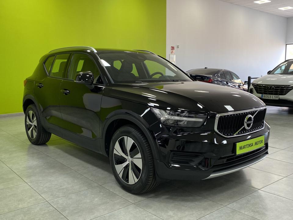 Volvo XC40 Momentum Pro B3 2.0G 163CV Auto MHEV